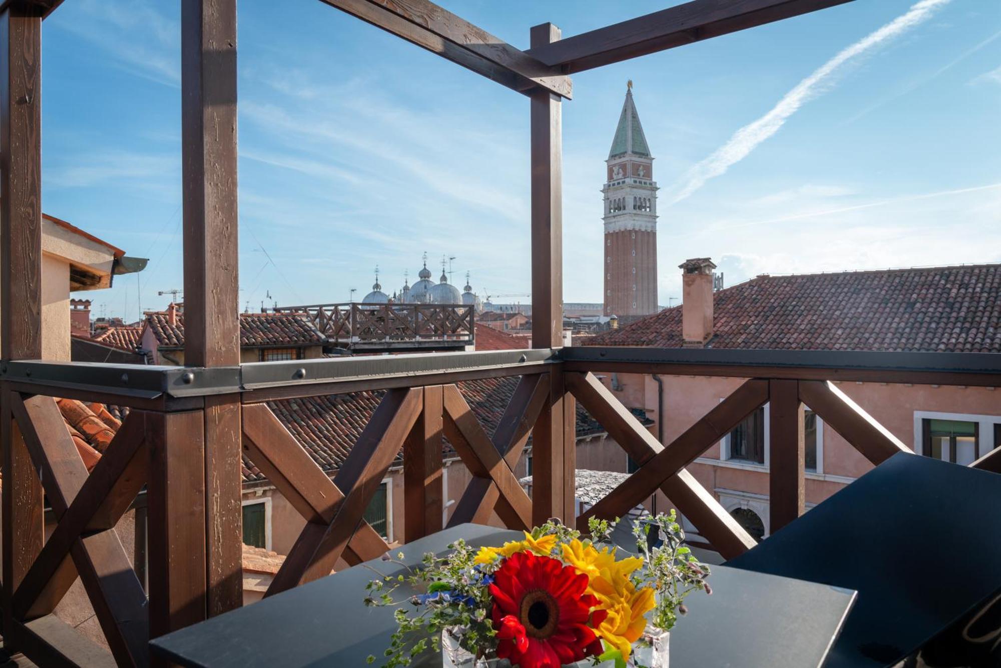 Palazzo San Luca Hotel Венеция Екстериор снимка