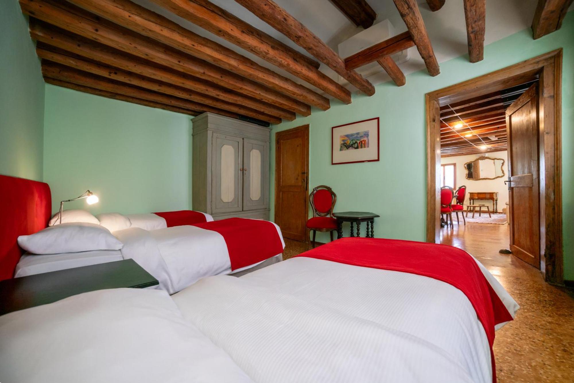 Palazzo San Luca Hotel Венеция Екстериор снимка