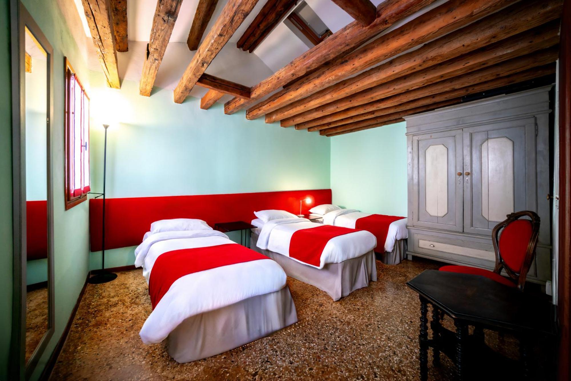 Palazzo San Luca Hotel Венеция Стая снимка
