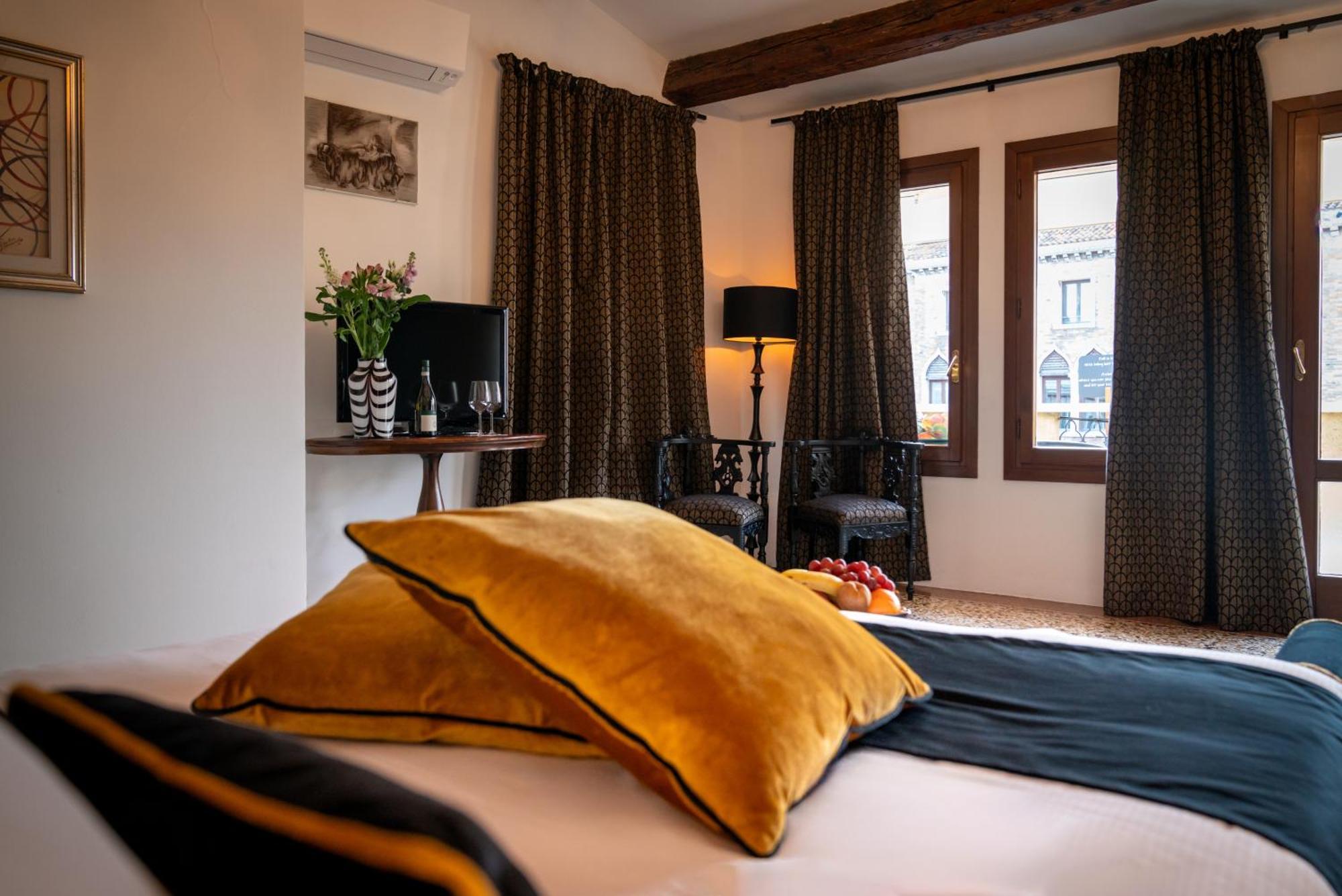 Palazzo San Luca Hotel Венеция Стая снимка