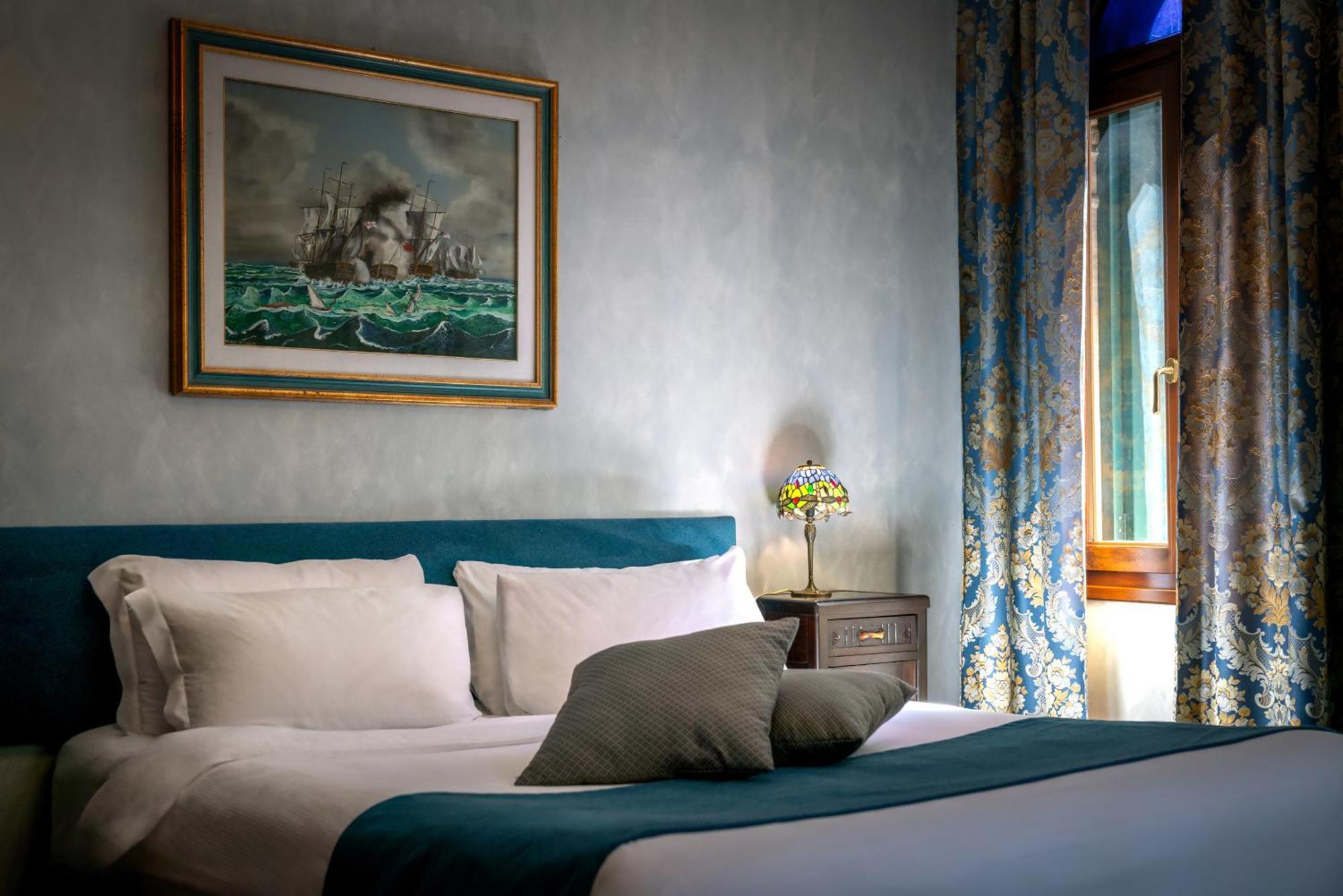 Palazzo San Luca Hotel Венеция Екстериор снимка