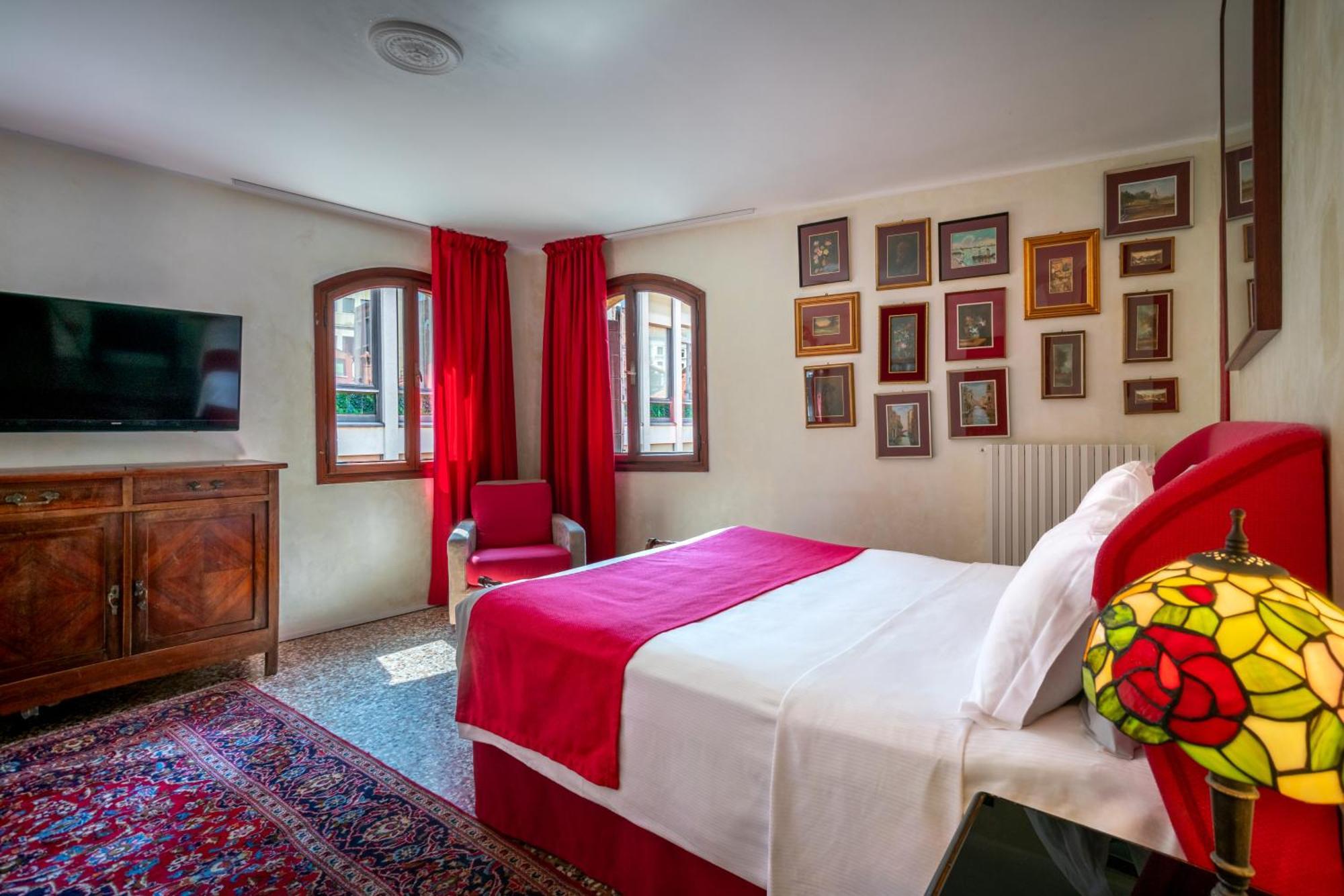 Palazzo San Luca Hotel Венеция Стая снимка