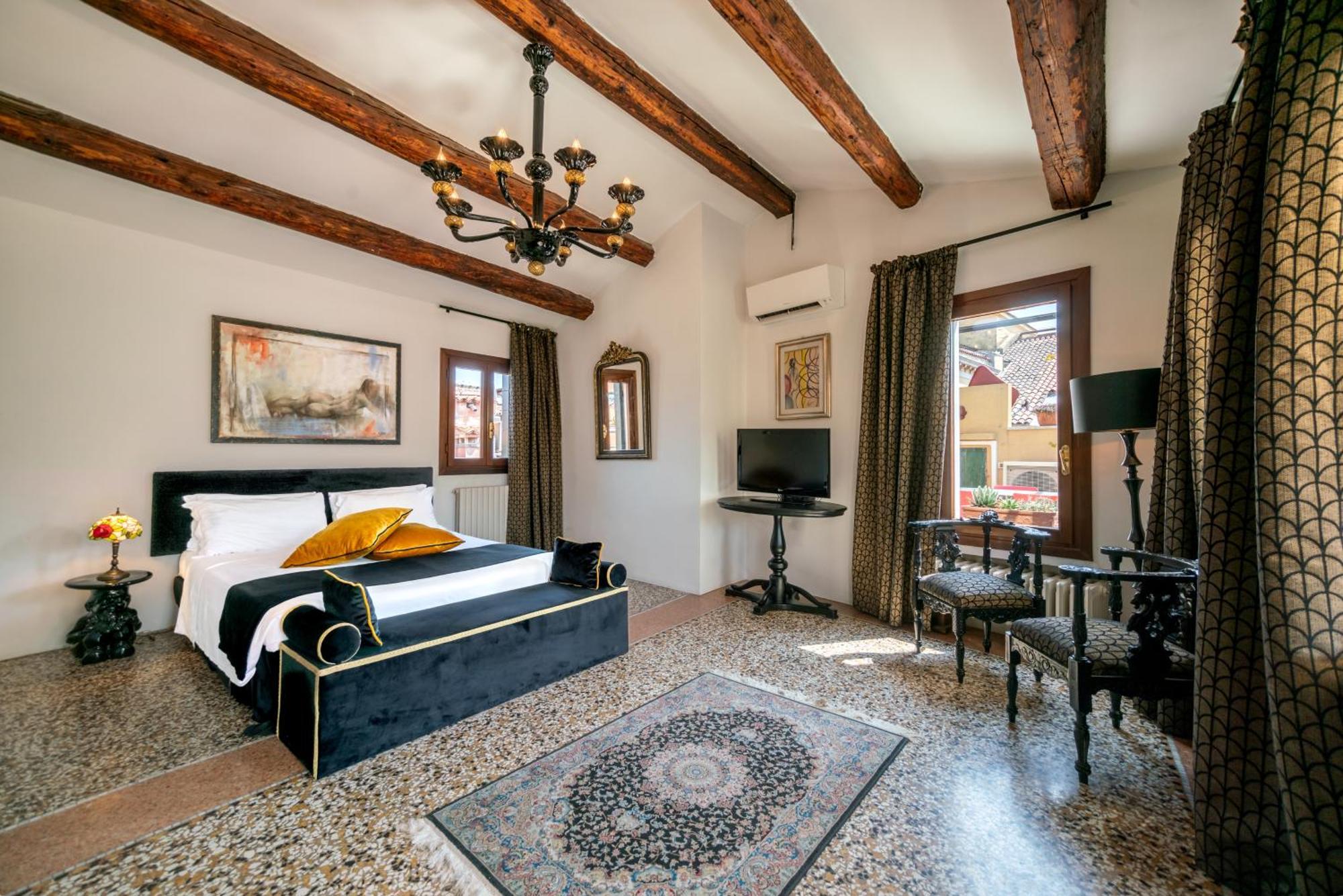 Palazzo San Luca Hotel Венеция Стая снимка