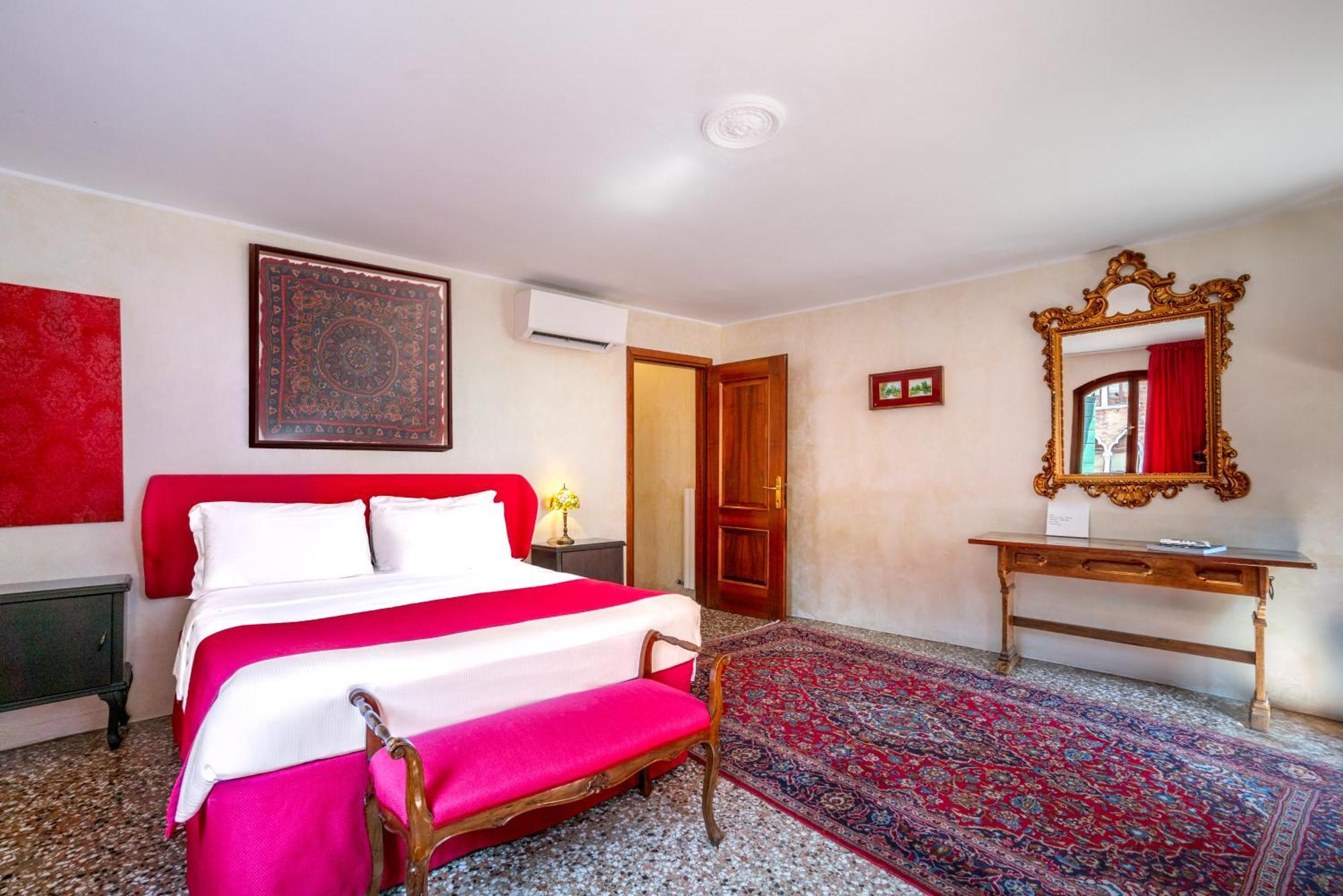 Palazzo San Luca Hotel Венеция Стая снимка