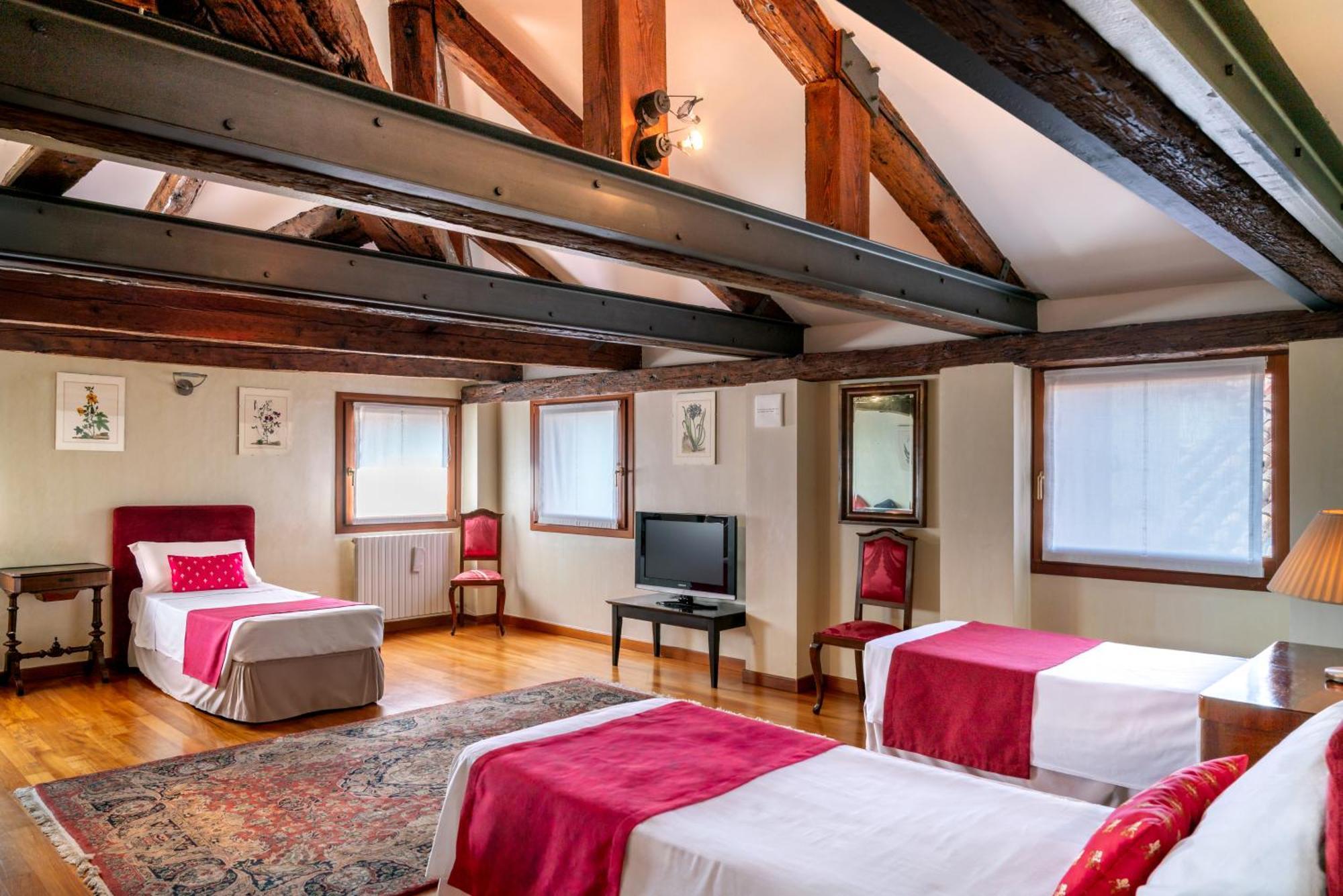 Palazzo San Luca Hotel Венеция Стая снимка