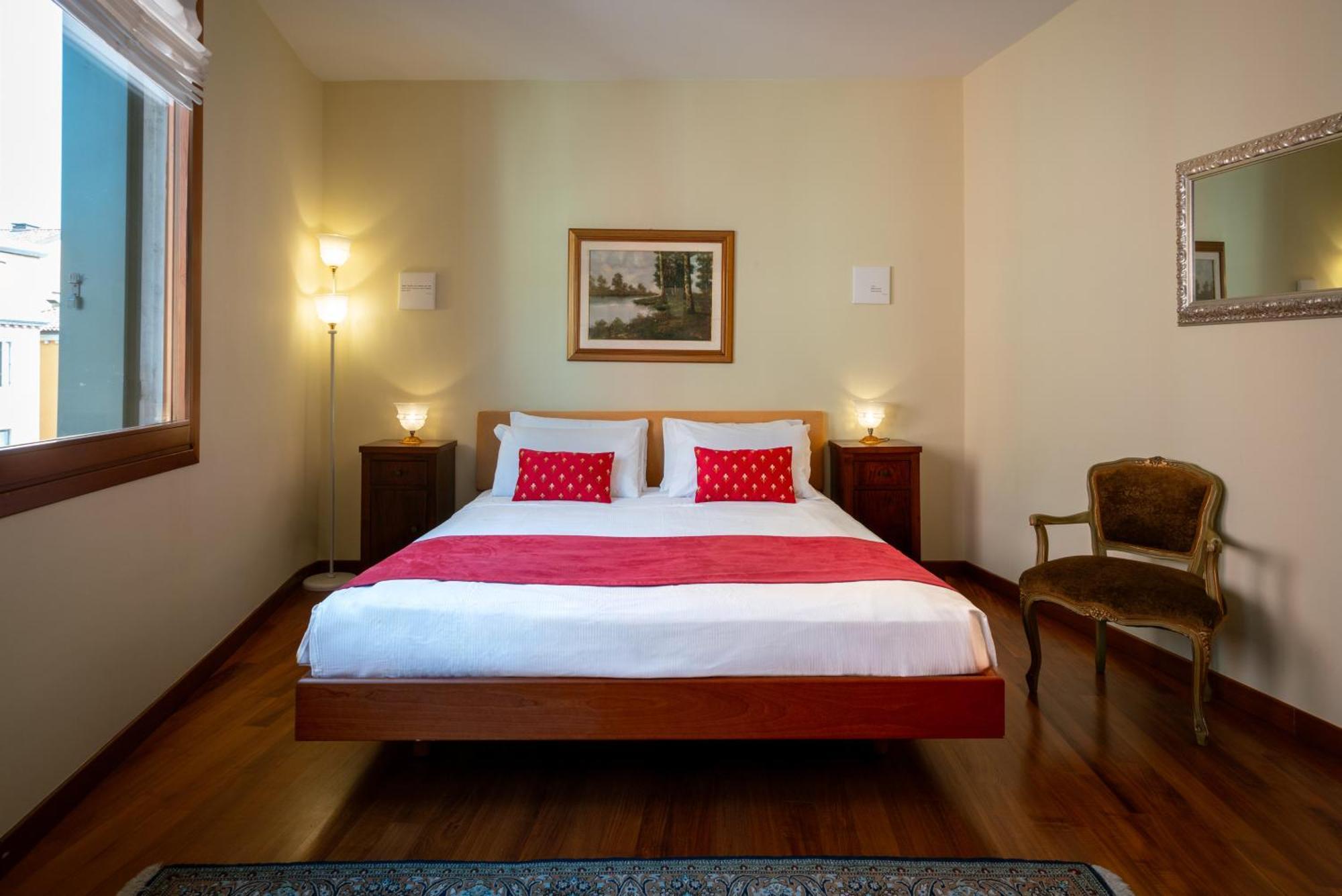 Palazzo San Luca Hotel Венеция Стая снимка
