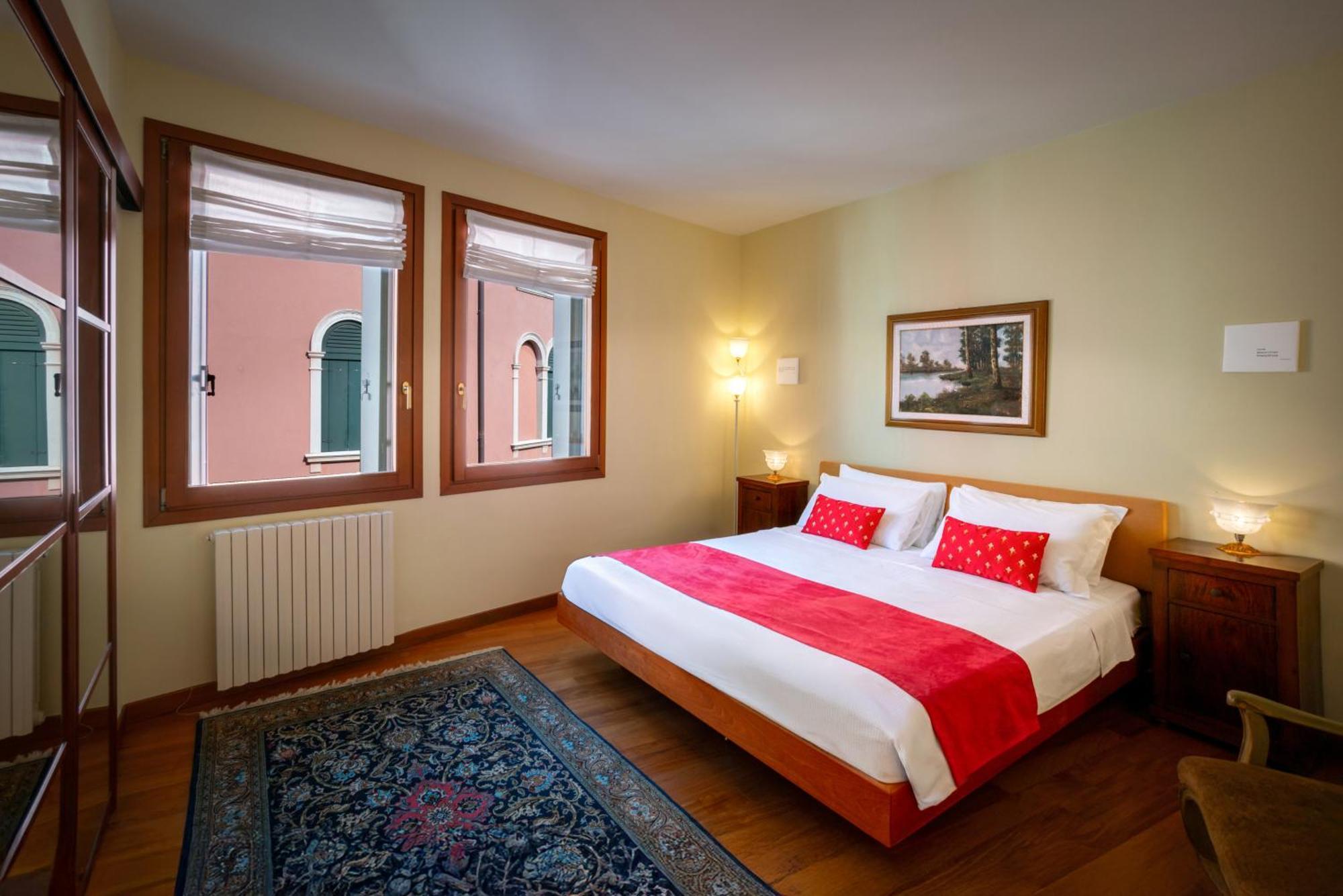 Palazzo San Luca Hotel Венеция Стая снимка