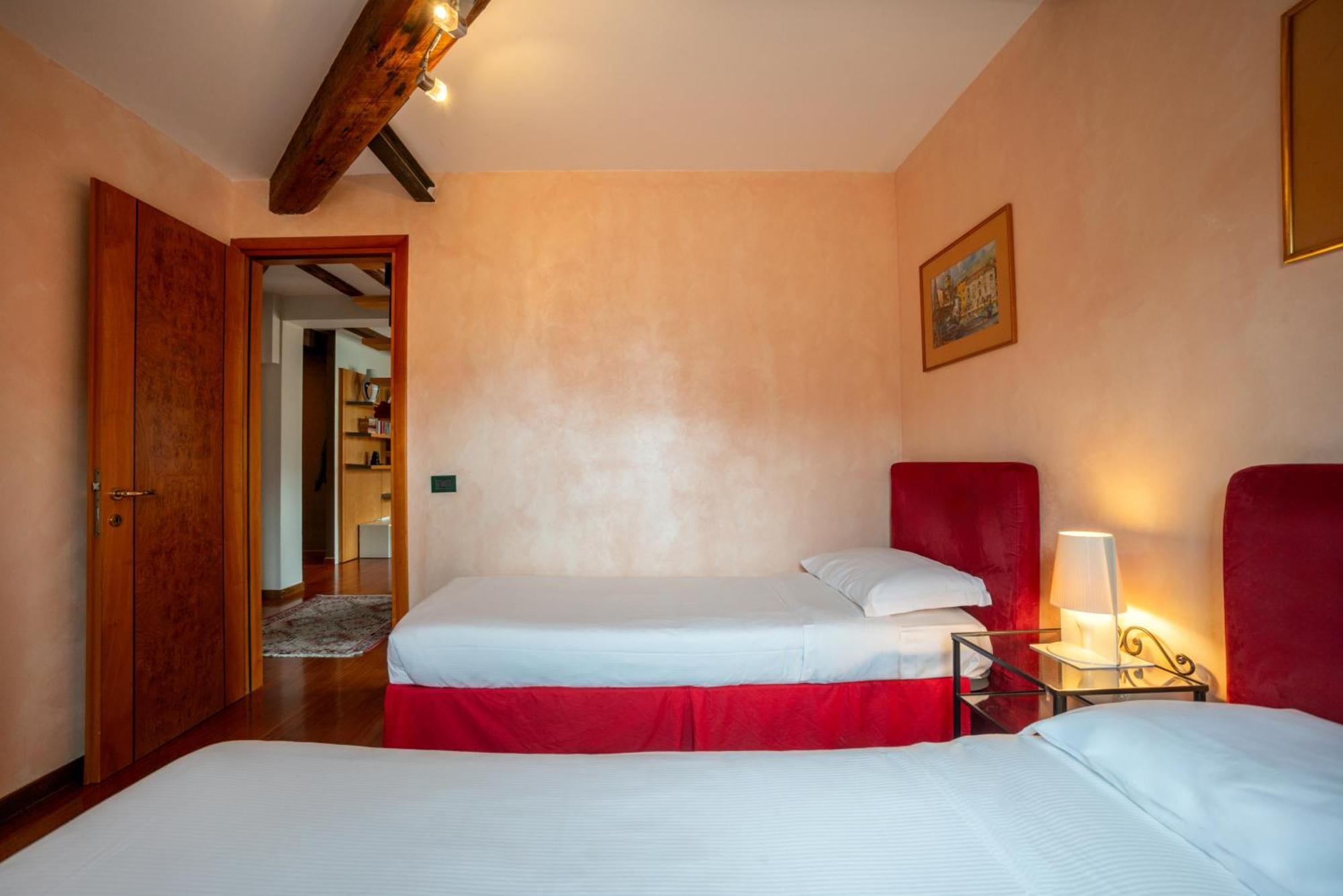 Palazzo San Luca Hotel Венеция Стая снимка